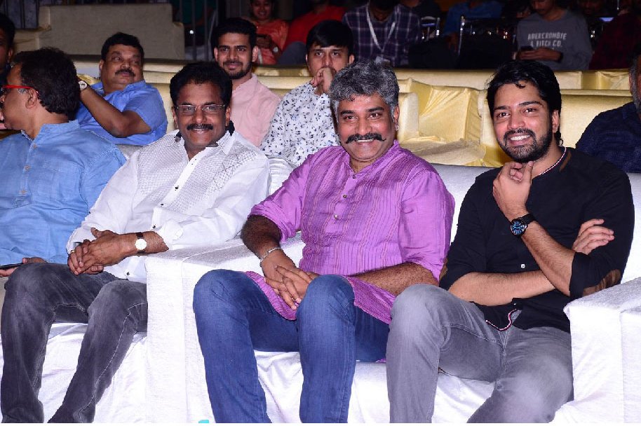 Maharshi-Movie-Pre-Release-Event